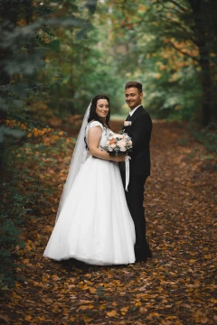 Podzimní svatba Ester a Tomáše U Robinsona – svatební fotografie RB Videos & Photos